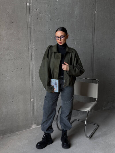 Жіночий бомбер oversize хакі кольору