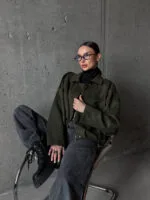 Жіночий бомбер oversize хакі кольору
