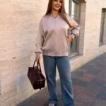 Жіночий бомбер вільного крою бежевого кольору