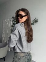 Жіночий бомбер з камінцями світло сірого кольору