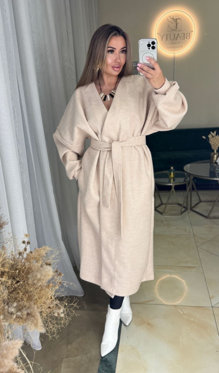 zhinochyj-kardygan-vilnogo-kroyu-bezhevogo-koloru-90063-md-626-beige-1 Жіночий кардиган вільного крою бежевого кольору