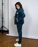 Жіночий спортивний костюм вільного крою смарагдового кольору