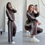 Жіночий спортивний костюм зі шнурком шоколадного кольору