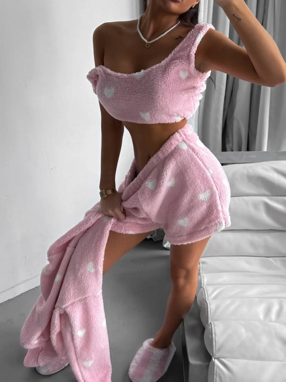zhinocha-makhrova-pizhama-trijka-z-serdechkamy-rozhevogo-koloru-90399-br-762-pink-1 Жіноча махрова піжама-трійка з сердечками рожевого кольору