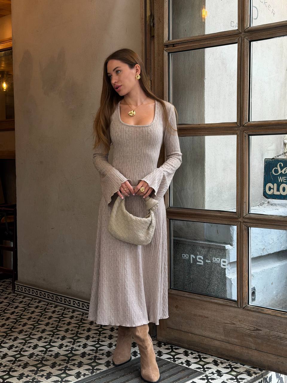 zhinocha-suknya-zi-shnurovkoyu-na-spyntsi-bezhevogo-koloru-90495-kf-5448-beige-1 Жіноча сукня зі шнуровкою на спинці бежевого кольору