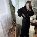 Жіночий костюм-трійка з укороченим бомбером чорного кольору