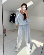 Жіночий спортивний костюм з лампасами сірого меланжу