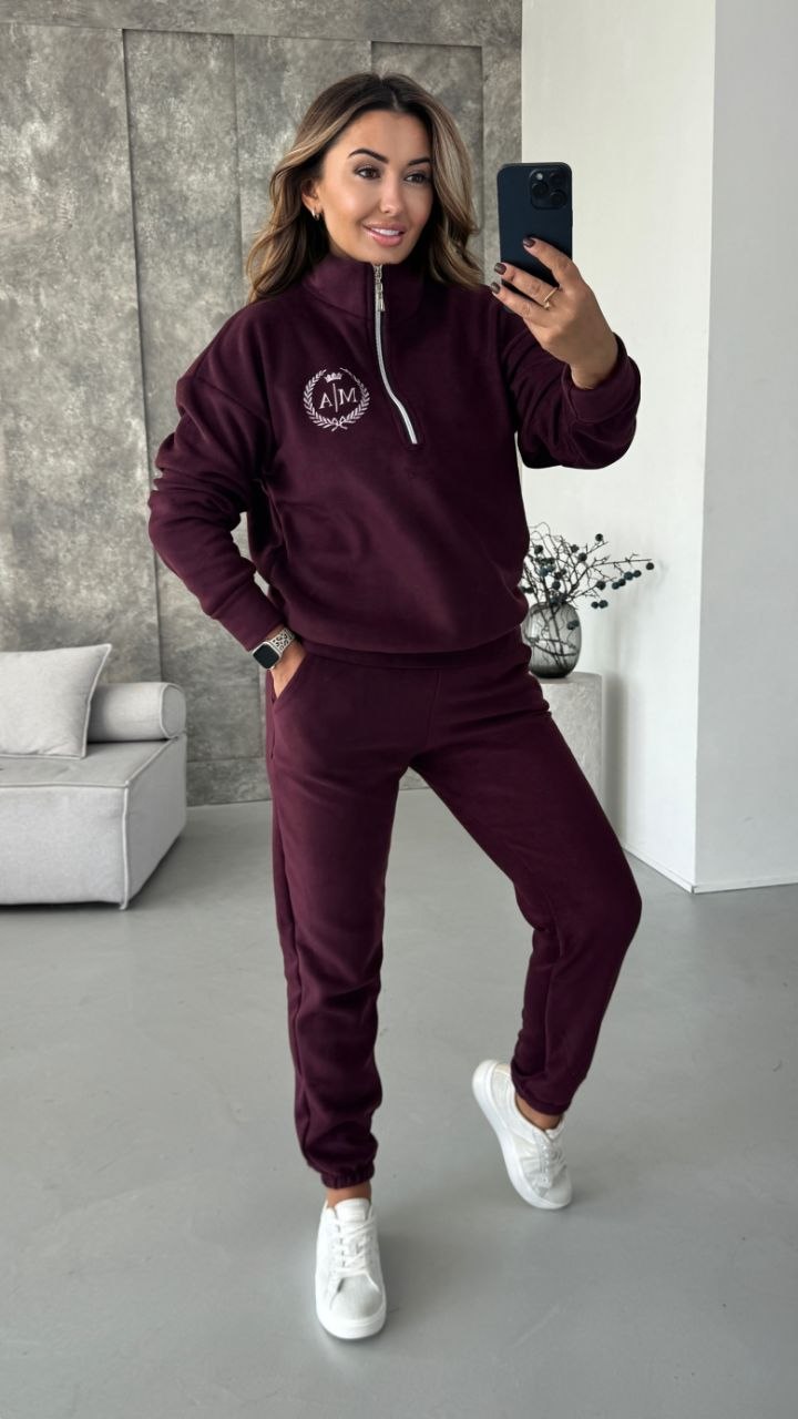 zhinochyj-sportyvnyj-kostyum-z-logotypom-marsalovogo-koloru-90391-mea-222-marsala-1 Жіночий спортивний костюм з логотипом марсалового кольору
