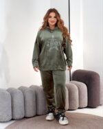 Жіночий спортивний костюм з принтом Ейфелевої вежі кольору хакі