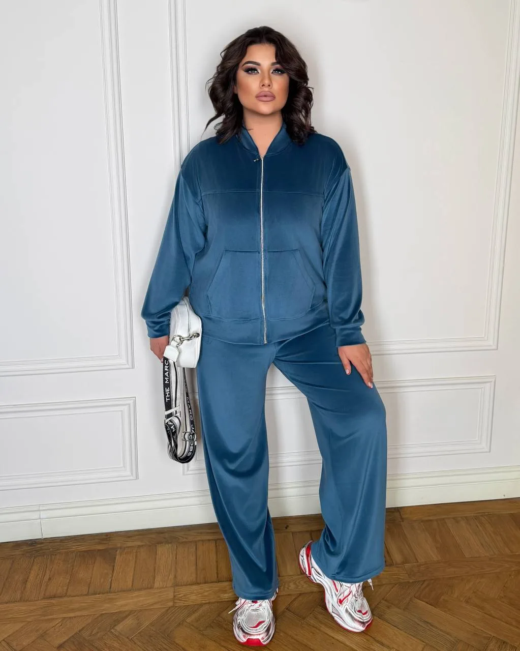 zhinochyj-velyurovyj-sportyvnyj-kostyum-dzhynsovogo-koloru-90167-ss-223-denim-1 Жіночий велюровий спортивний костюм джинсового кольору