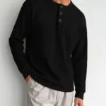 Чоловіча кофта Henley на ґудзиках чорного кольору