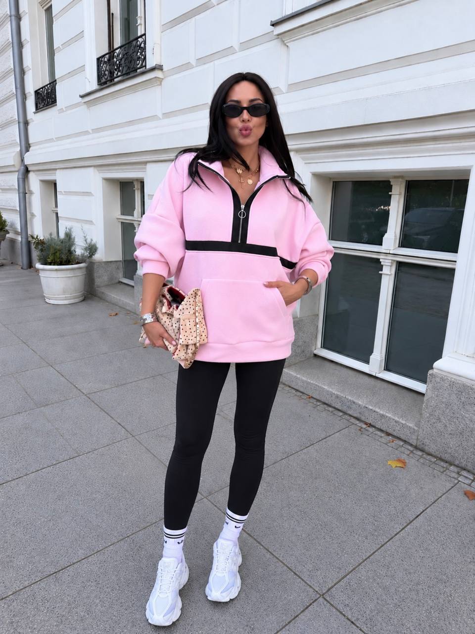 zhinocha-kofta-z-chornymy-vstavkamy-rozhevogo-koloru-90816-saf-794-pink-1 Жіноча кофта з чорними вставками рожевого кольору