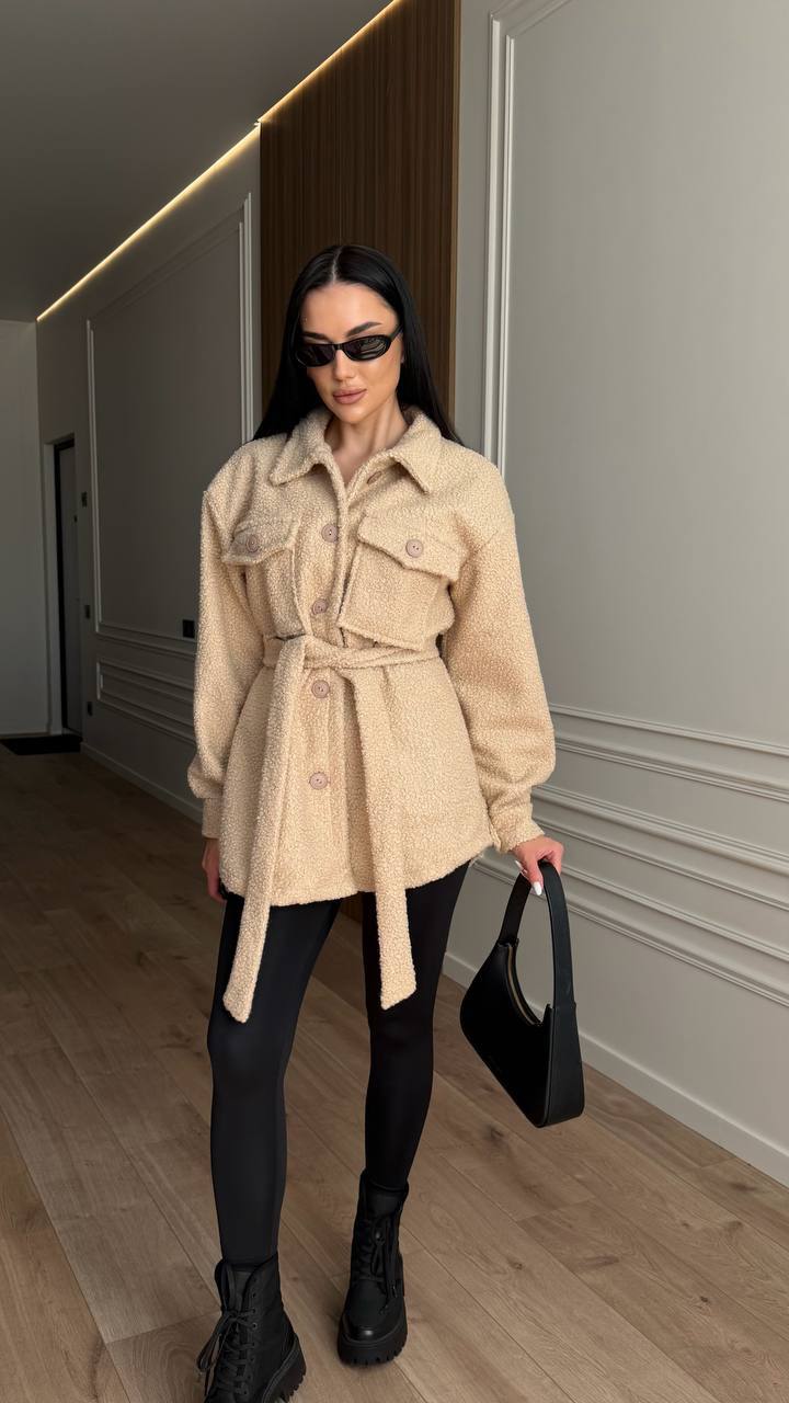 zhinocha-sorochka-z-poyasom-bezhevogo-koloru-90661-mmi-1241-beige-1 Жіноча сорочка з поясом бежевого кольору