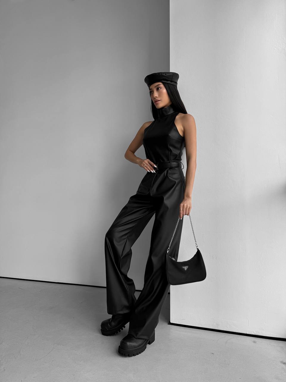 zhinochi-shkiryani-shtany-vysokoyi-posadky-chornogo-koloru-90565-an-155-black-1 Жіночі шкіряні штани високої посадки чорного кольору