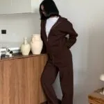 Жіночий спортивний костюм з худі на блискавці шоколадного кольору